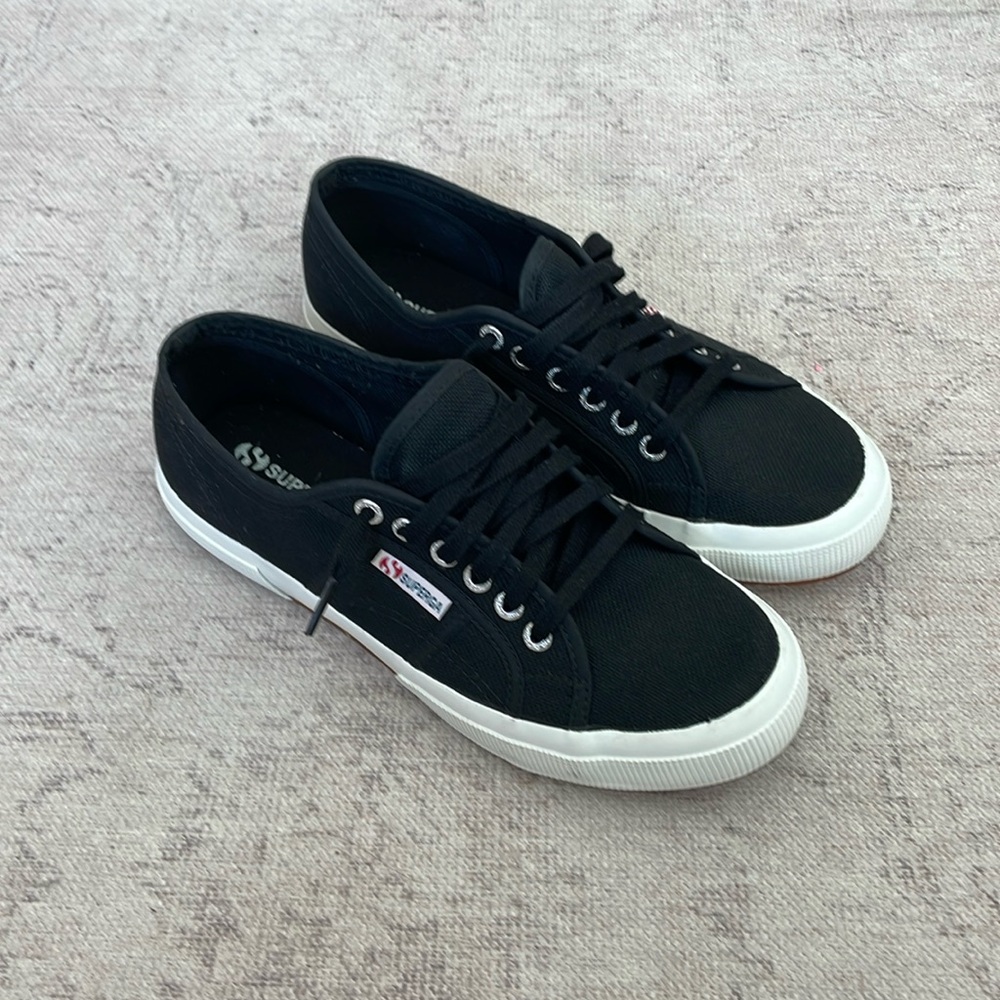 Superga black classic sneaker women’s size 9